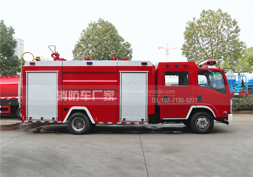 �¿���ʮ�700P 3.5������܇(ch��)����DƬ